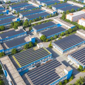 40000 pcs of solar panel are loaded for customer